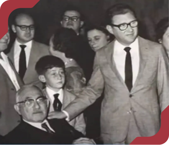 Foto histórica em preto e branco de fundadores do Hospital Albert Einstein.