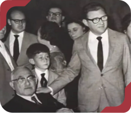 Foto histórica em preto e branco de fundadores do Hospital Albert Einstein.